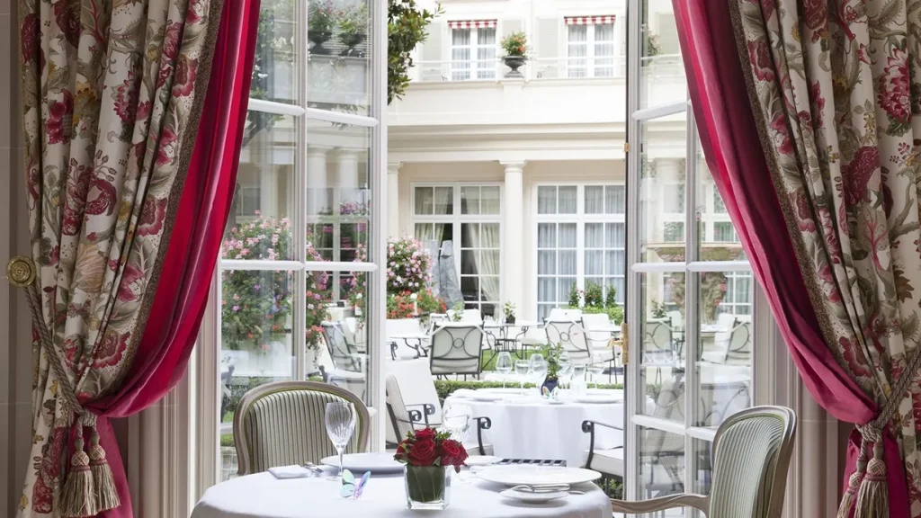 Epicure Restaurant In Paris
